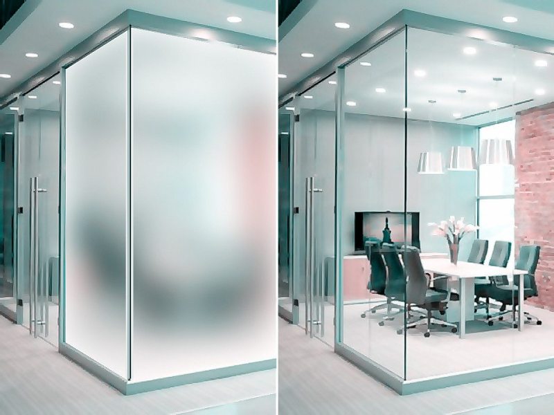 Vidro Smart glass - Privacidade sob controle: ligado, o vidro fica opaco; desligado, retorna à transparência total.