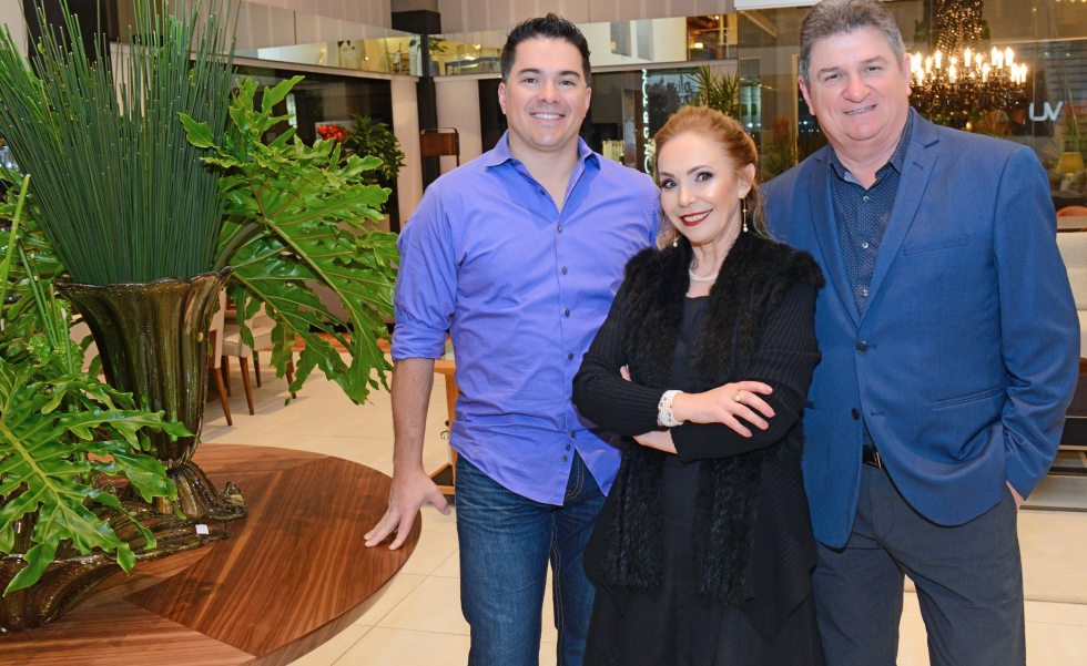 Luciano Elias, Sonia Elias e Wilson Elias, empresários da Ton Sur Ton Luciano Elias, Sonia Elias e Wilson Elias, empresários da Ton Sur Ton