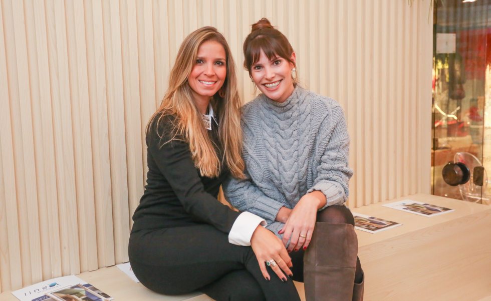 Aline Araújo, arquiteta e digital influencer, com Ádryla Fernandes, gerente de comunicação da Line Atuadores. Aline Araújo, arquiteta e digital influencer, com Ádryla Fernandes, gerente de comunicação da Line Atuadores.