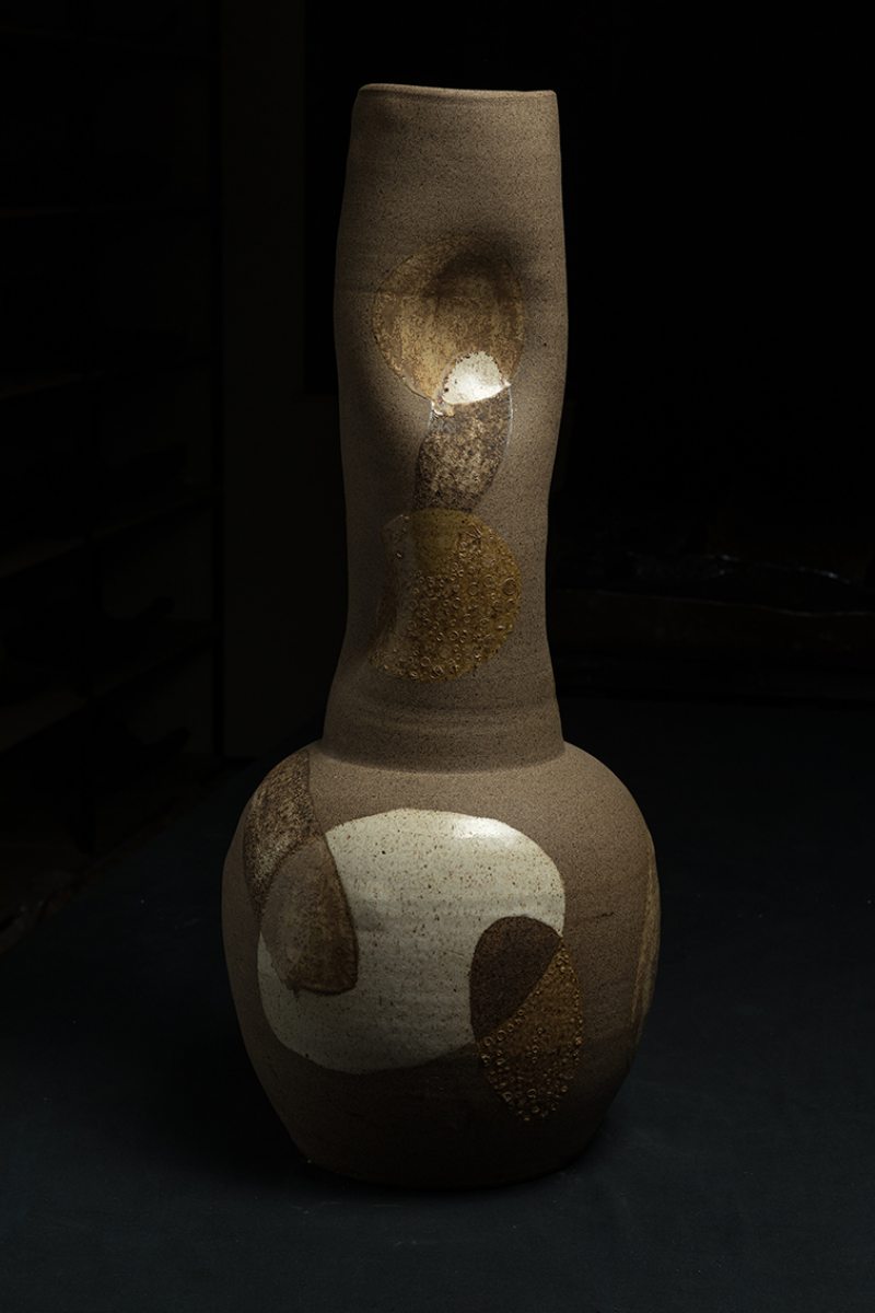 Cria&ccedil;&otilde;es em cer&acirc;mica produzidas por mulheres ind&iacute;genas da etnia Jenipapo Kanind&eacute; comp&otilde;em a exposi&ccedil;&atilde;o Encantadas, que integra agenda do circuito SP-Arte 2026, com apoio da Roca. Foto Gentil Barreira.