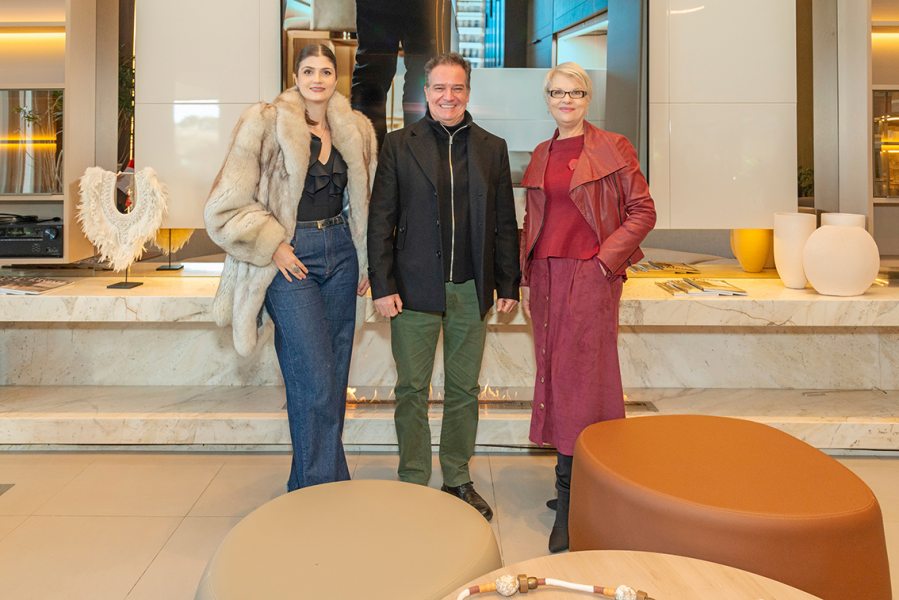 Julia e Rosicler com o arquiteto Francisco Almeida