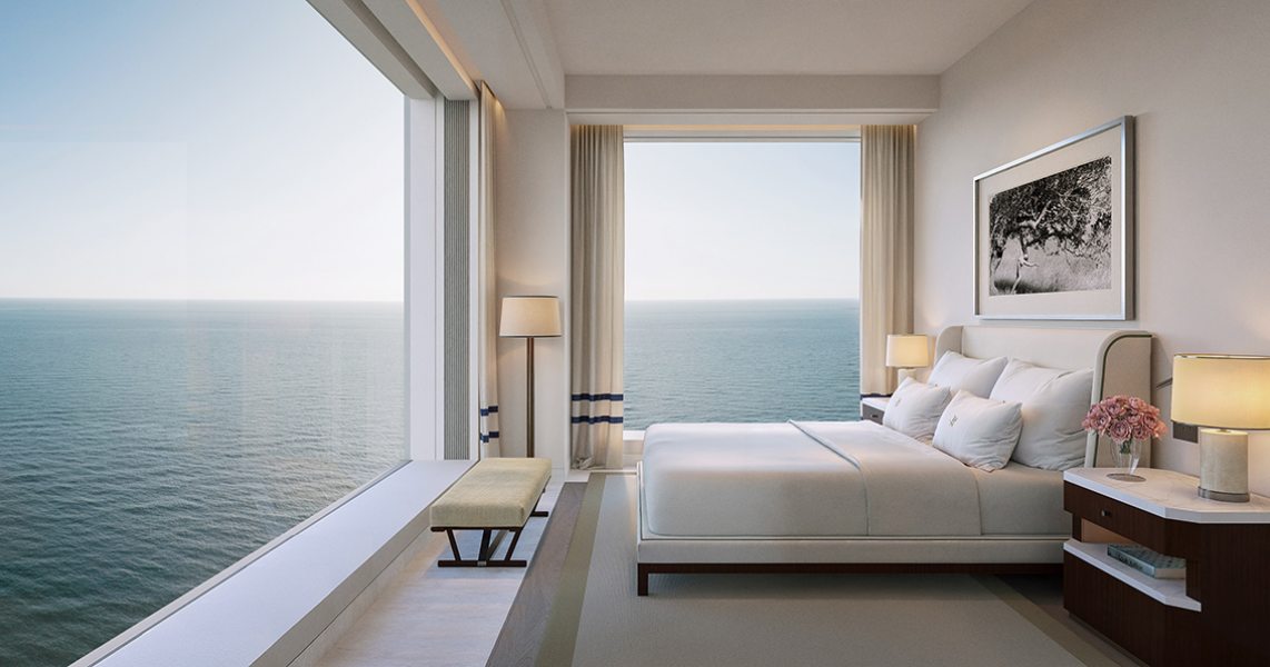As 64 suítes do hotel de luxo serão decoradas individualmente e terão áreas de estar e quartos independentes com vista para o Atlântico.