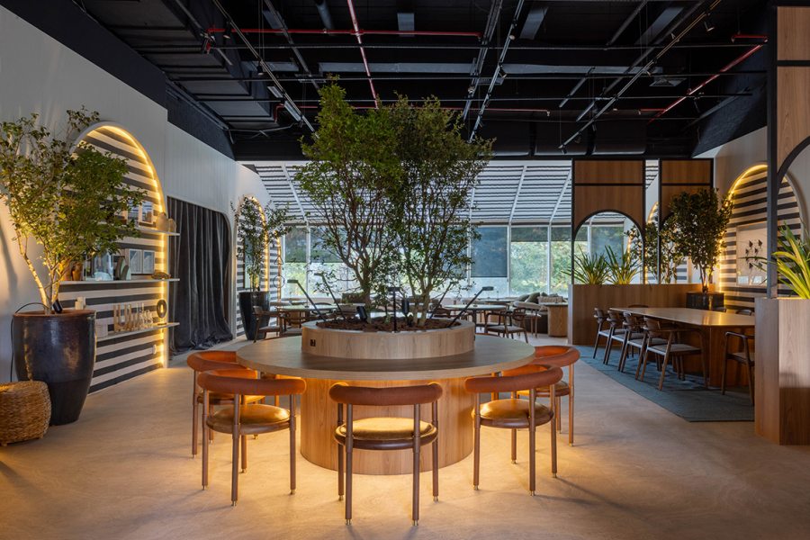 Restaurante Afeto — Ana Cano e Bernardo Villar: diversas espécies frutíferas integram paisagismo e experiência gastronômica.