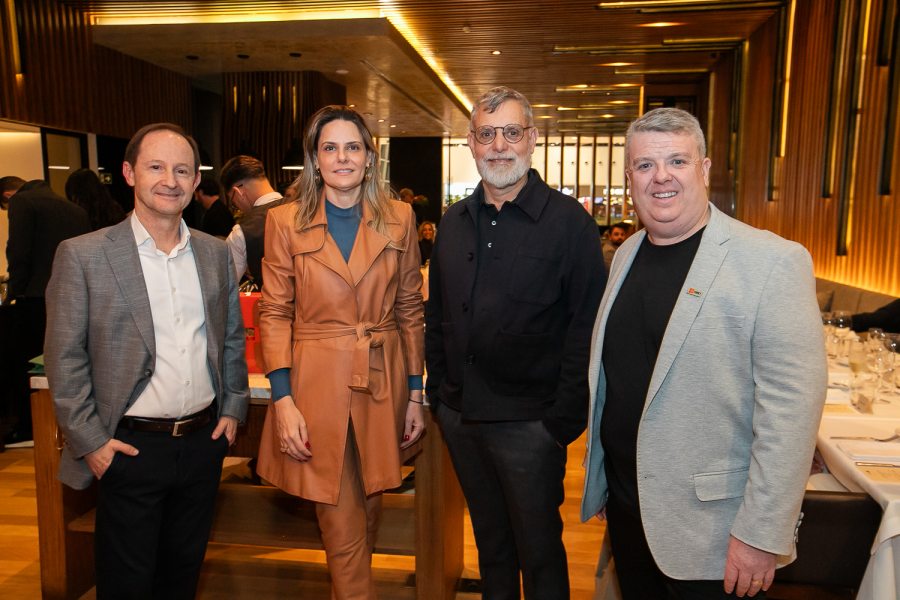 esar Cini, Carla Mattioli, Mauricio Pinheiro Lima e Juliano Hermes.