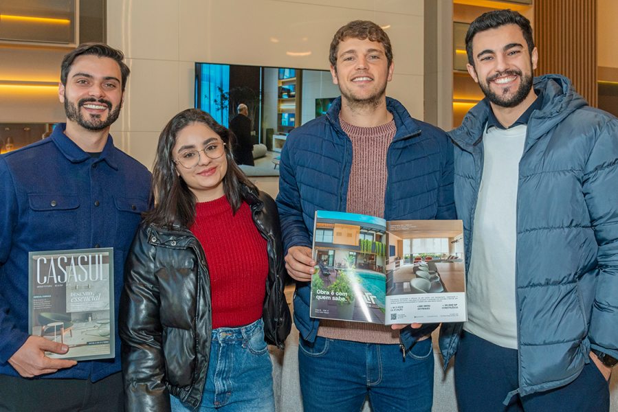 Equipe Construtora LTR: Gustavo Curioni do Carmo, Elisa Martins, Ricardo Pagnussat Pancini e Thyago Antunes dos Santos