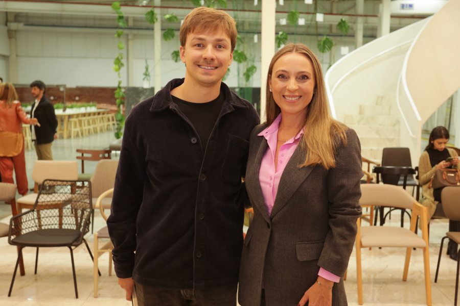 Nicolau Maeder Romanó Malschitzky e com a diretora da Michelangelo, Priscila Fleischfresser. Foto Ezequiel Prestes