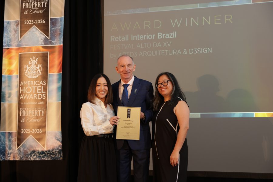 Karina Kawano e Denise Maruishi , Artd3 Arquitetura e D3sign recebem a premia&ccedil;&atilde;o em Miami. 