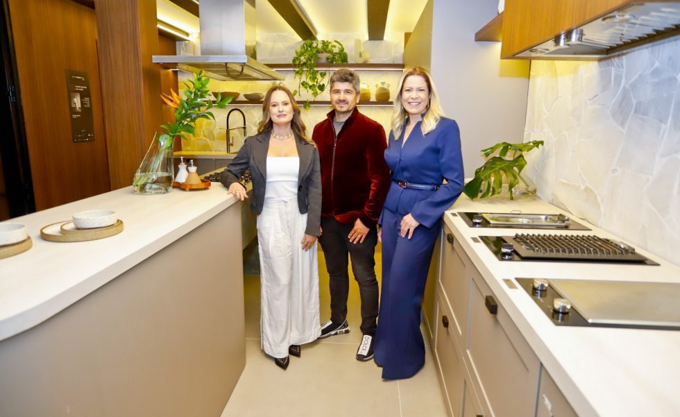 Viviane Busch, Fernando Rodrigues e Simone Oliveira, diretora da Movepar Curitiba. Foto Antonio More