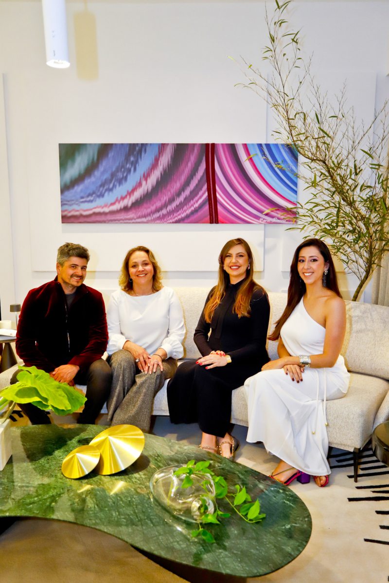 Fernando Rodrigues com Karin Brenner, Ana Paula Pavelski e Cindie Choueri. Foto Antonio More