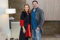 A arquiteta Alessandra Gandolfi e Luciano Elias, diretor da Ton Sur Ton, uma das empresas que participou da ambientação do apartamento decorado