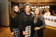 A arquiteta Priscila Ruon, a diretora da CASACOR Paraná, Marina Nessi e a decoradora Suely Ruon.
