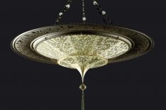 Foto: Lustre Sheherazade, de seda, metal e Murano, da Fortuny.