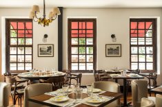 A reforma de interiores foi assinada pela equipe do escritório ARQ+CO Studio.