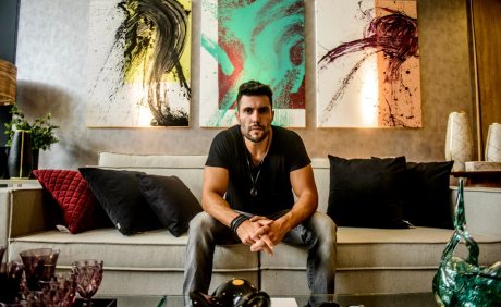 Artista plástico André Baía expõe obras da série Catarse na Black Home Design | Casa Sul