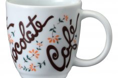 Caneca Rute, em porcelana, capacidade 240 ml  R$ 20,70 por R$ 15,99