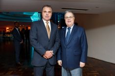 O diretor-presidente da Compagas, Luiz Malucelli Neto, com o presidente do Conselho de Administração da Companhia, Fernando Xavier Ferreira